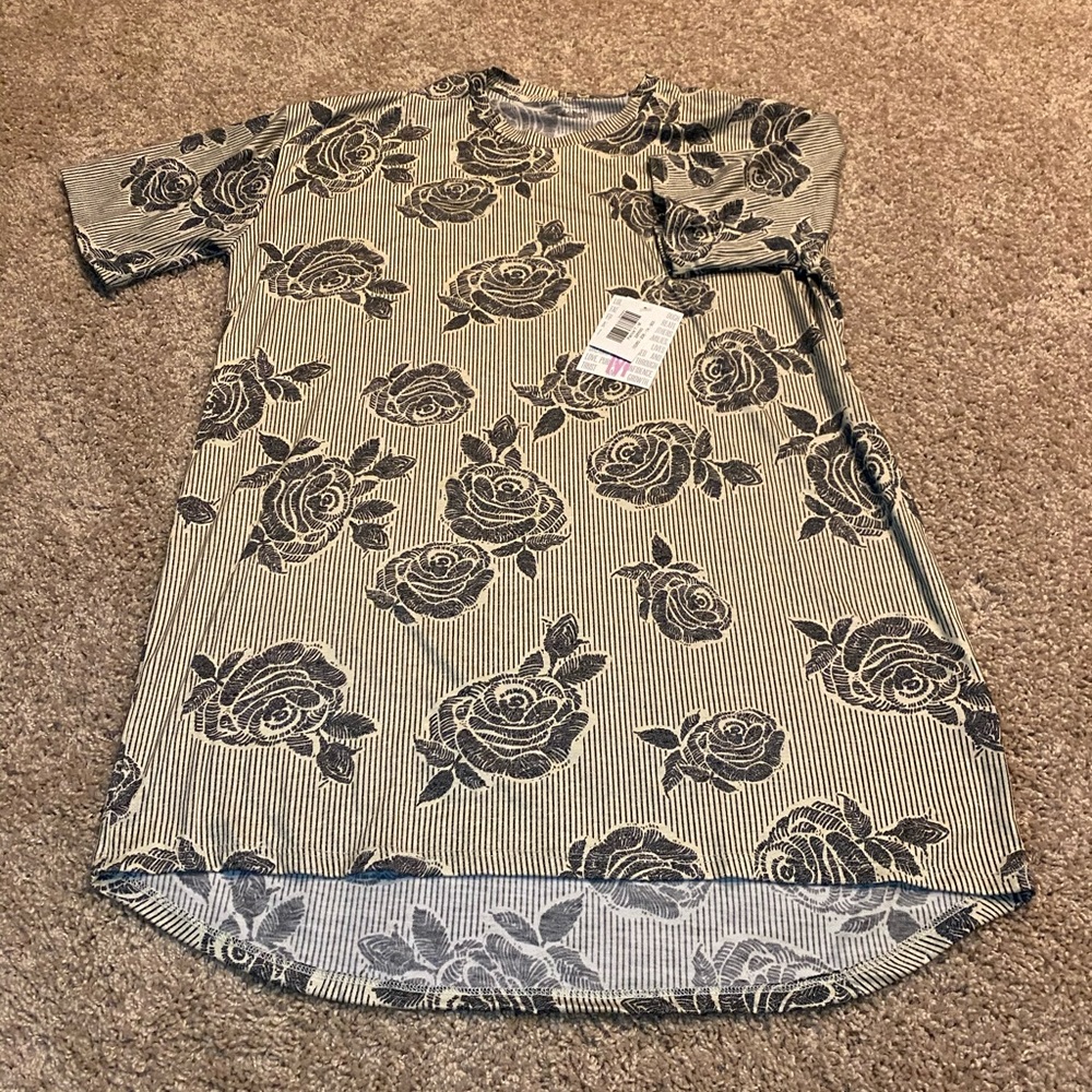LuLaRoe Unisex Patrick T. Size Medium.